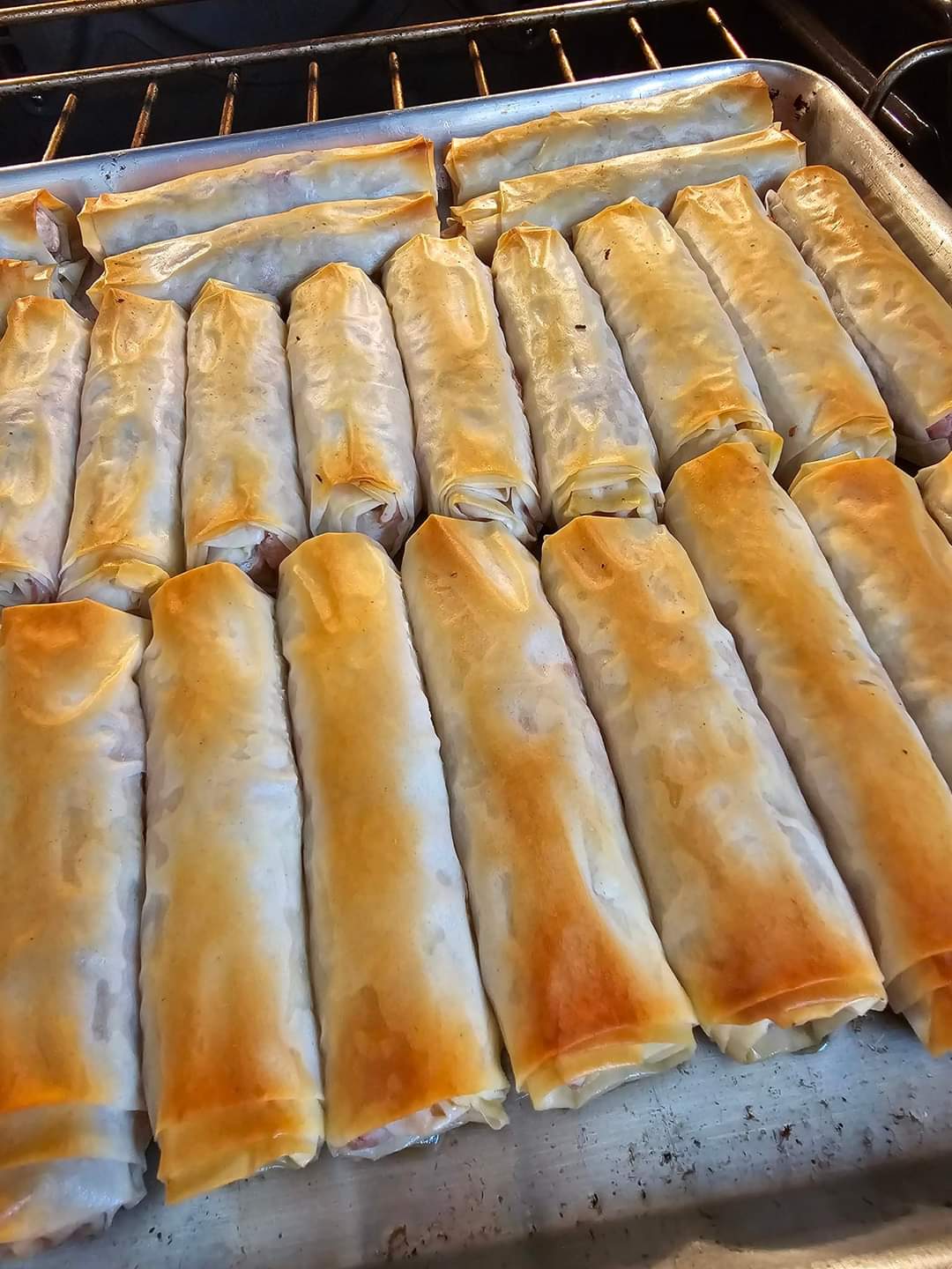 Chicken rolls 'musakhan'
