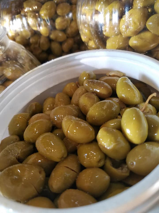 Premium green olives