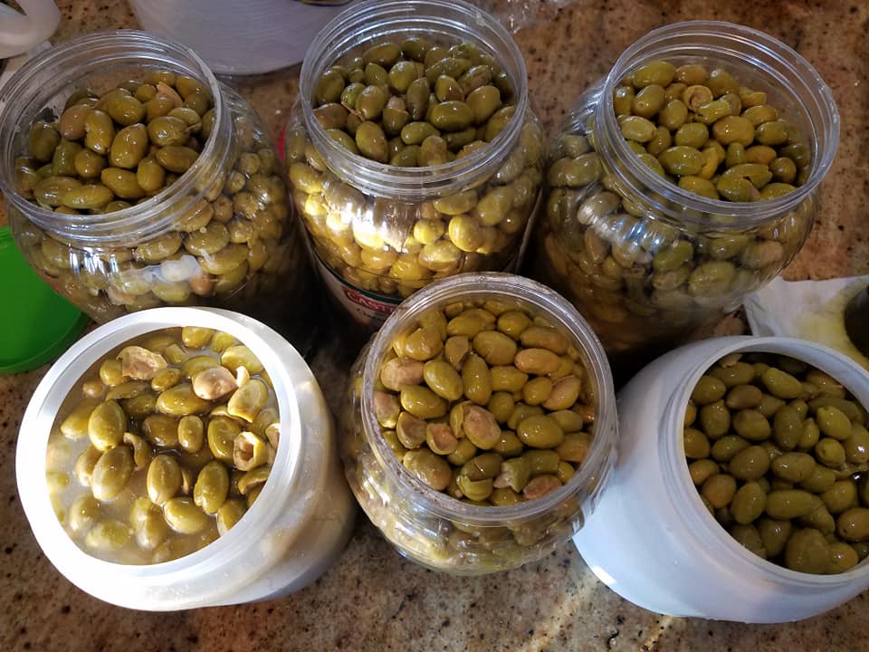 Premium green olives