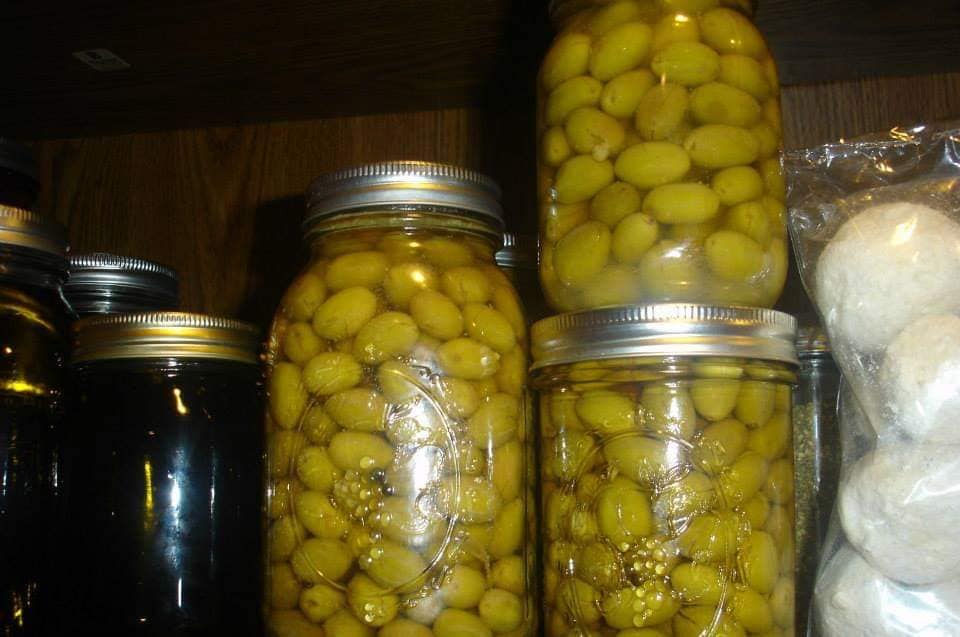 Premium green olives